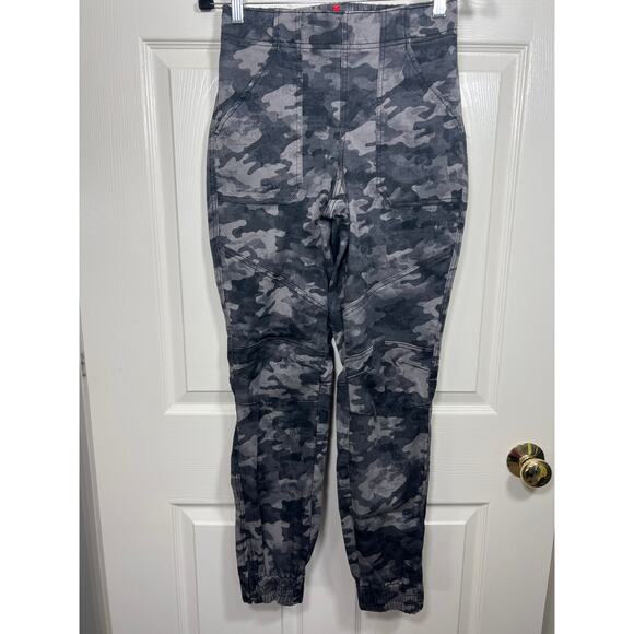 Spanx Blackwash Camouflage Stretch Twill Cargo Jogger Zipper Hem Detail Small - Picture 2 of 12
